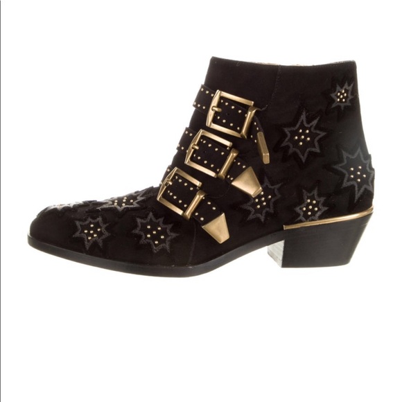 Chloe 🖤 - Picture 2 of 7